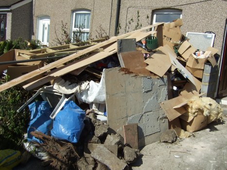 Residential and commercial waste collection in Hoxton